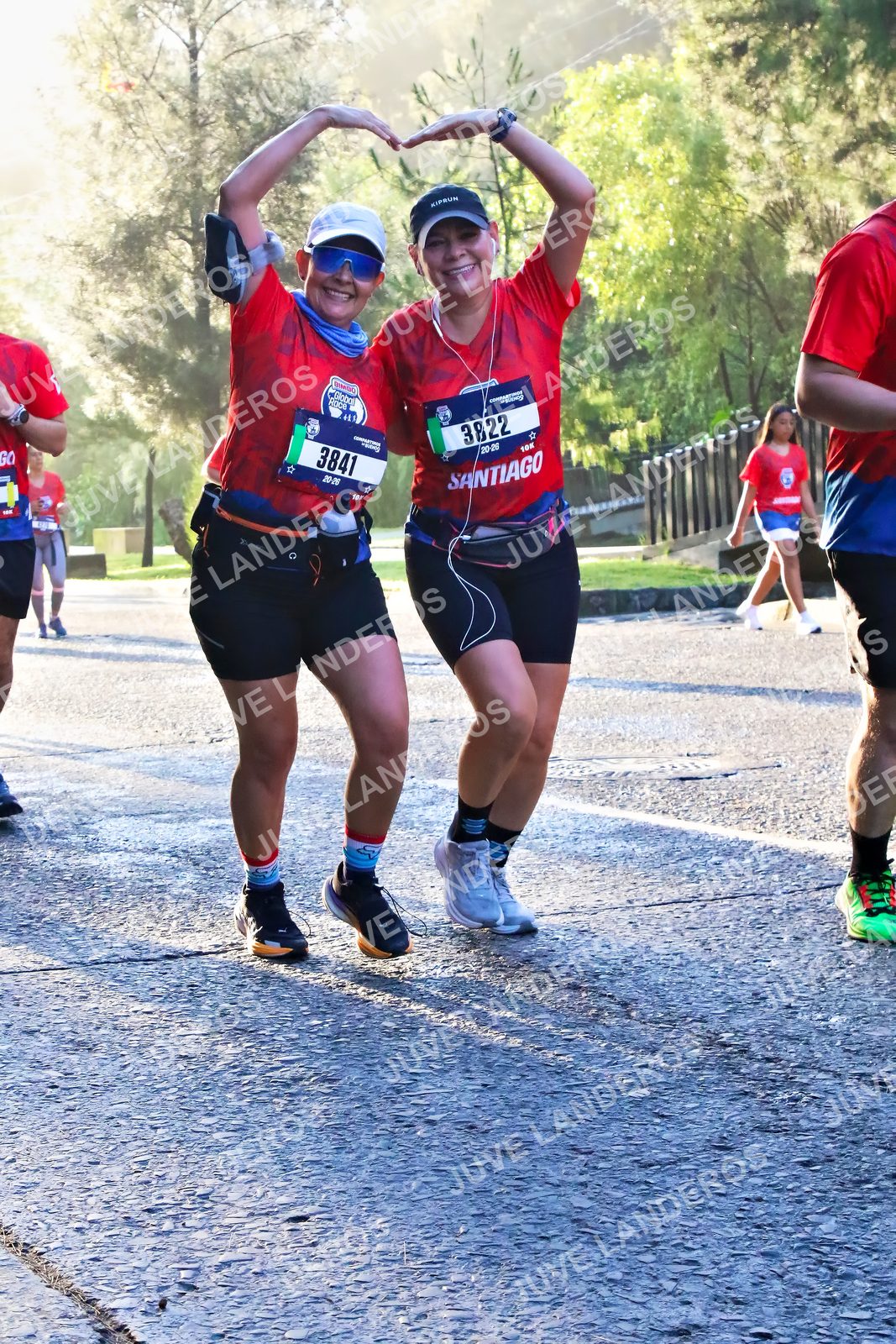 Foto de la CARRERA BIMBO GLOBAL RACE GUADALAJARA en Centro Comercial Andares, Blvd. Puerta de Hierro 4965, Zapopan a las 07:26 · dorsal 3841, 3822
