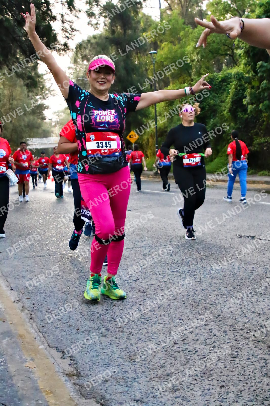 Foto de la CARRERA BIMBO GLOBAL RACE GUADALAJARA en Centro Comercial Andares, Blvd. Puerta de Hierro 4965, Zapopan a las 07:03 · dorsal 3345, 1923, 29