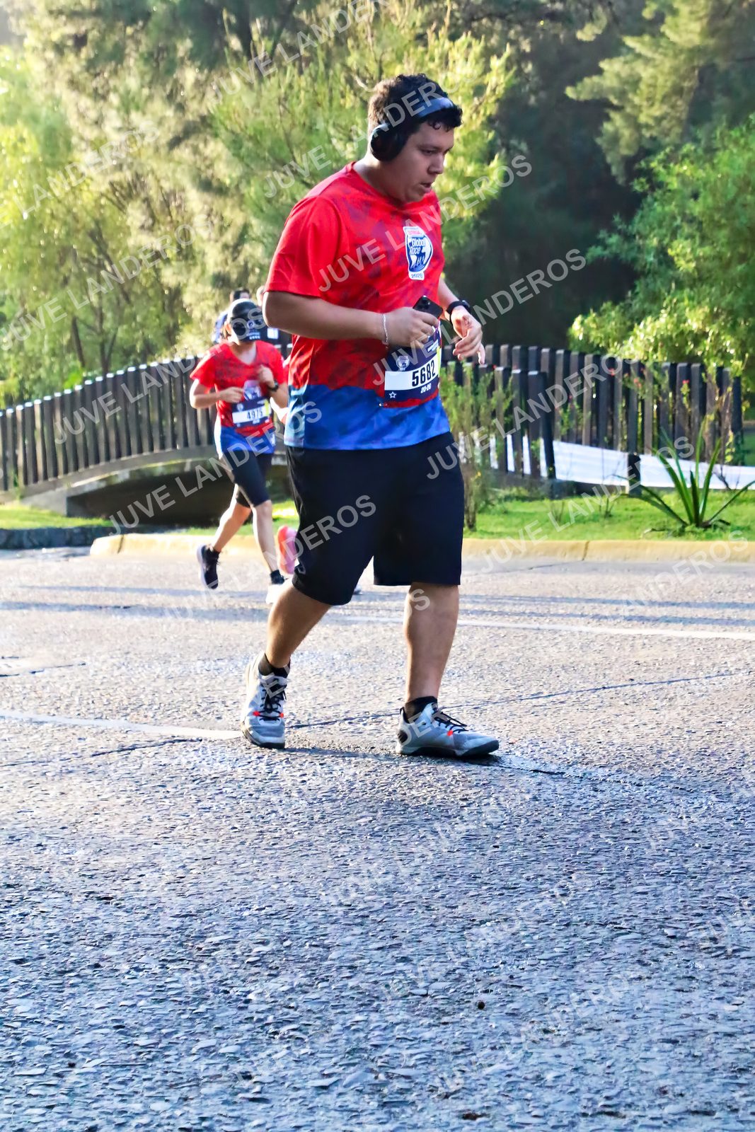 Foto de la CARRERA BIMBO GLOBAL RACE GUADALAJARA en Centro Comercial Andares, Blvd. Puerta de Hierro 4965, Zapopan a las 07:33 · dorsal 5682
