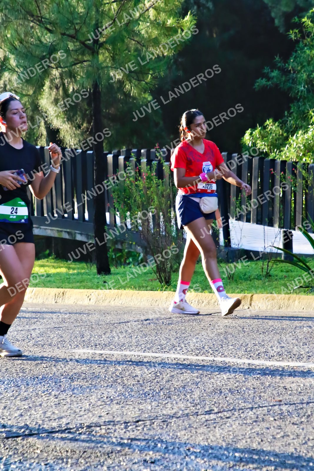 Foto de la CARRERA BIMBO GLOBAL RACE GUADALAJARA en Centro Comercial Andares, Blvd. Puerta de Hierro 4965, Zapopan a las 07:25 · dorsal 24