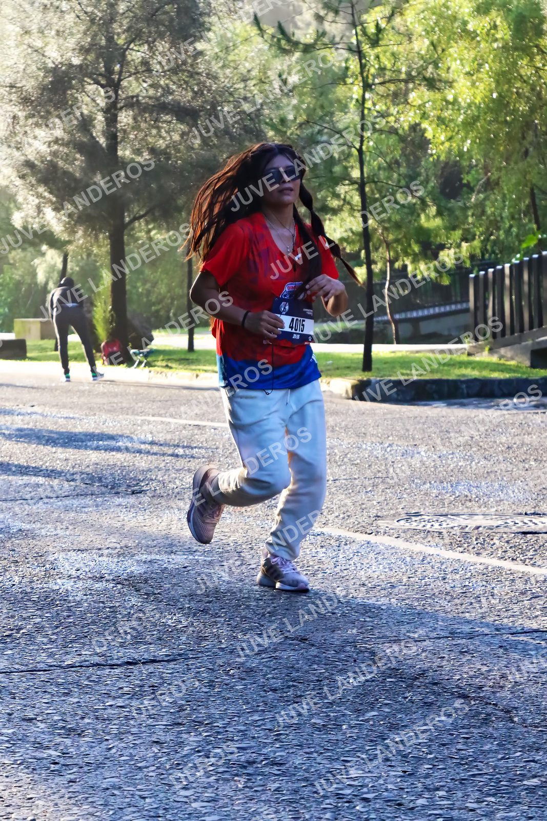 Foto de la CARRERA BIMBO GLOBAL RACE GUADALAJARA en Centro Comercial Andares, Blvd. Puerta de Hierro 4965, Zapopan a las 07:31 · dorsal 4015
