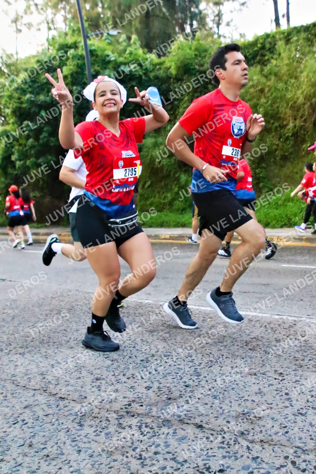 Foto de la CARRERA BIMBO GLOBAL RACE GUADALAJARA en Centro Comercial Andares, Blvd. Puerta de Hierro 4965, Zapopan a las 05:00 · dorsal 2795, 238