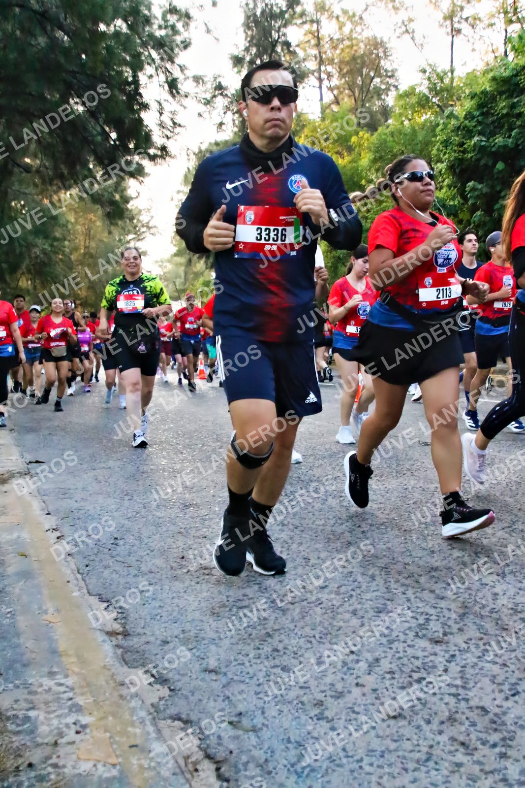 Foto de la CARRERA BIMBO GLOBAL RACE GUADALAJARA en Centro Comercial Andares, Blvd. Puerta de Hierro 4965, Zapopan a las 06:57 · dorsal 3336, 2113, 1825, 37