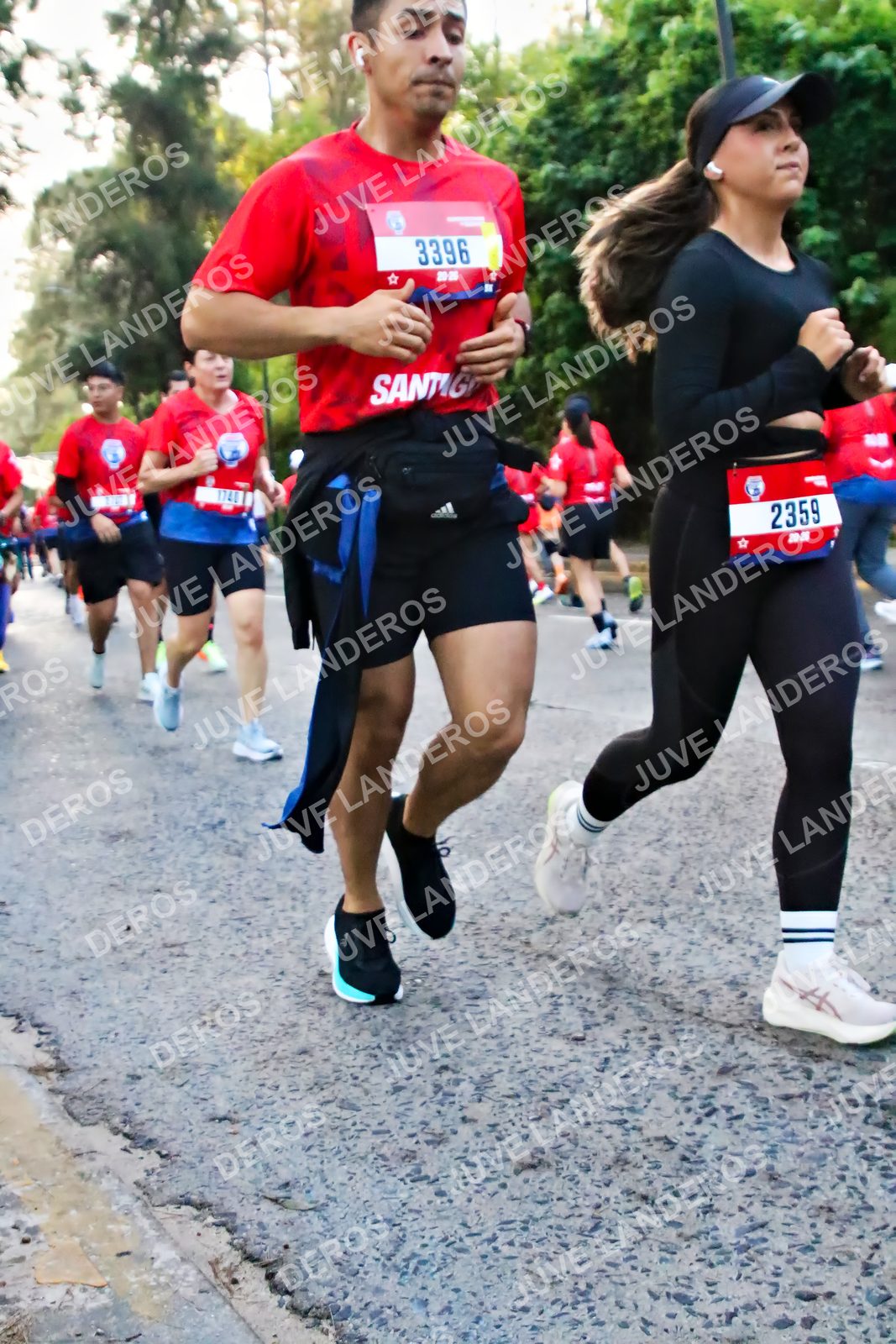 Foto de la CARRERA BIMBO GLOBAL RACE GUADALAJARA en Centro Comercial Andares, Blvd. Puerta de Hierro 4965, Zapopan a las 06:56 · dorsal 3396, 2359, 1740
