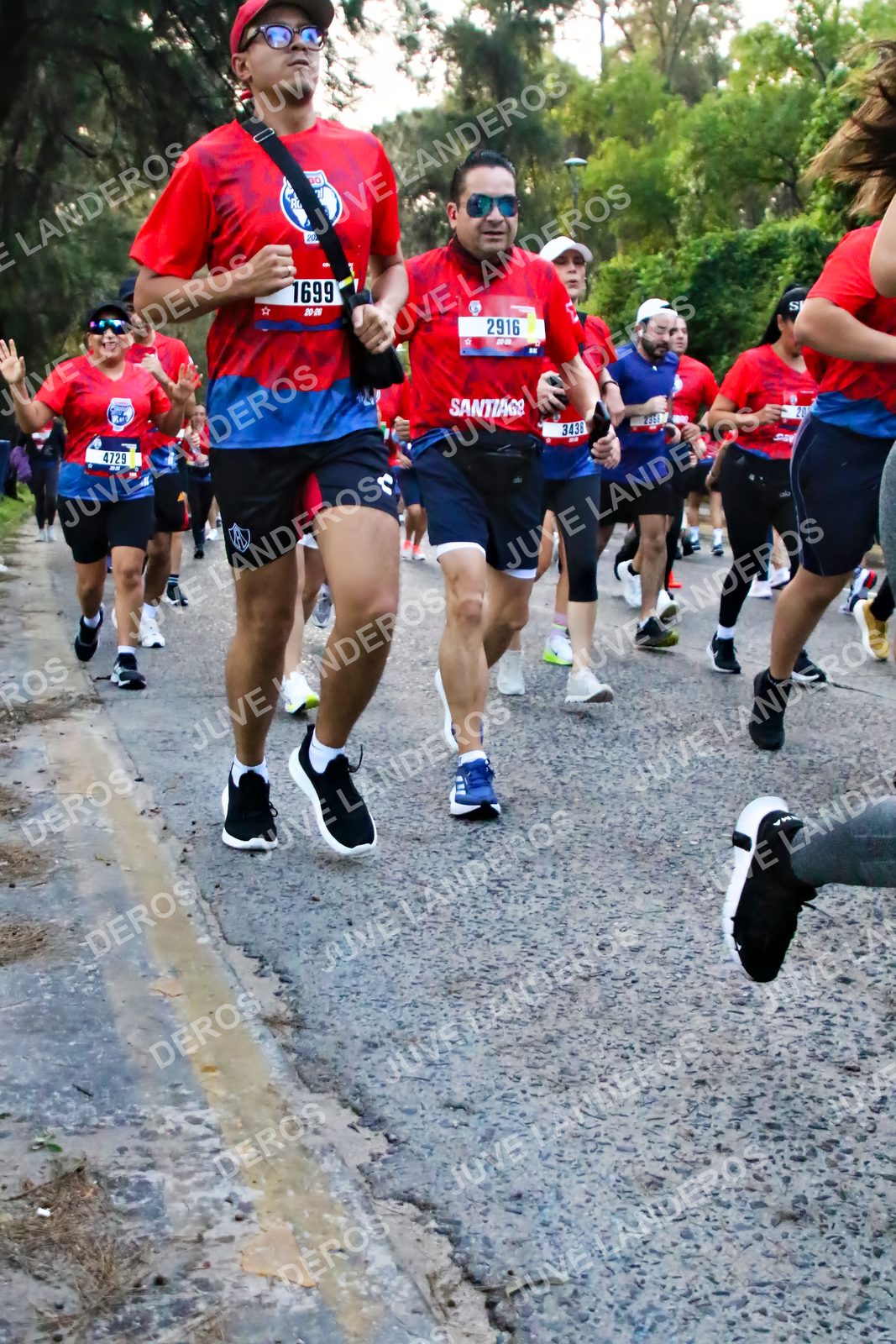 Foto de la CARRERA BIMBO GLOBAL RACE GUADALAJARA en Centro Comercial Andares, Blvd. Puerta de Hierro 4965, Zapopan a las 07:01 · dorsal 1699, 2916, 4729, 3438