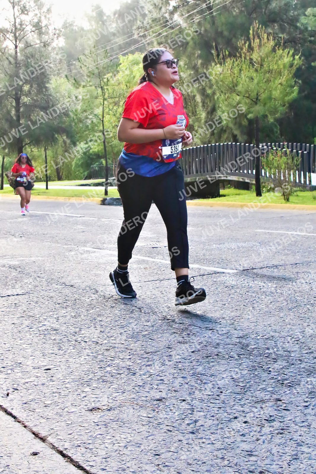 Foto de la CARRERA BIMBO GLOBAL RACE GUADALAJARA en Centro Comercial Andares, Blvd. Puerta de Hierro 4965, Zapopan a las 07:43 · dorsal 5354