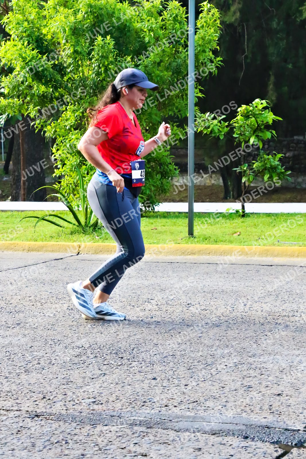 Foto de la CARRERA BIMBO GLOBAL RACE GUADALAJARA en Centro Comercial Andares, Blvd. Puerta de Hierro 4965, Zapopan a las 07:47 · dorsal 42