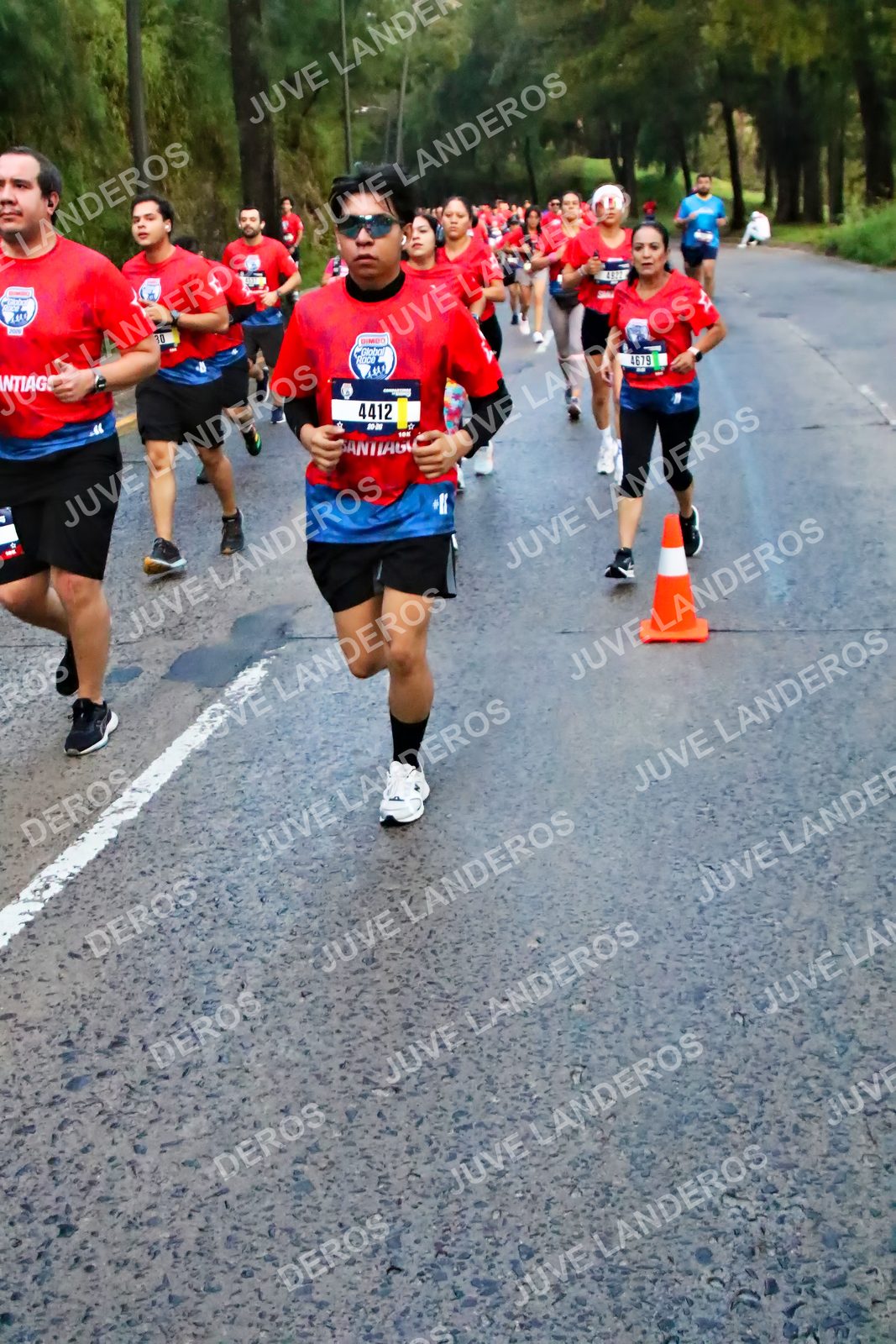 Foto de la CARRERA BIMBO GLOBAL RACE GUADALAJARA en Centro Comercial Andares, Blvd. Puerta de Hierro 4965, Zapopan a las 04:50 · dorsal 4412, 4679, 30