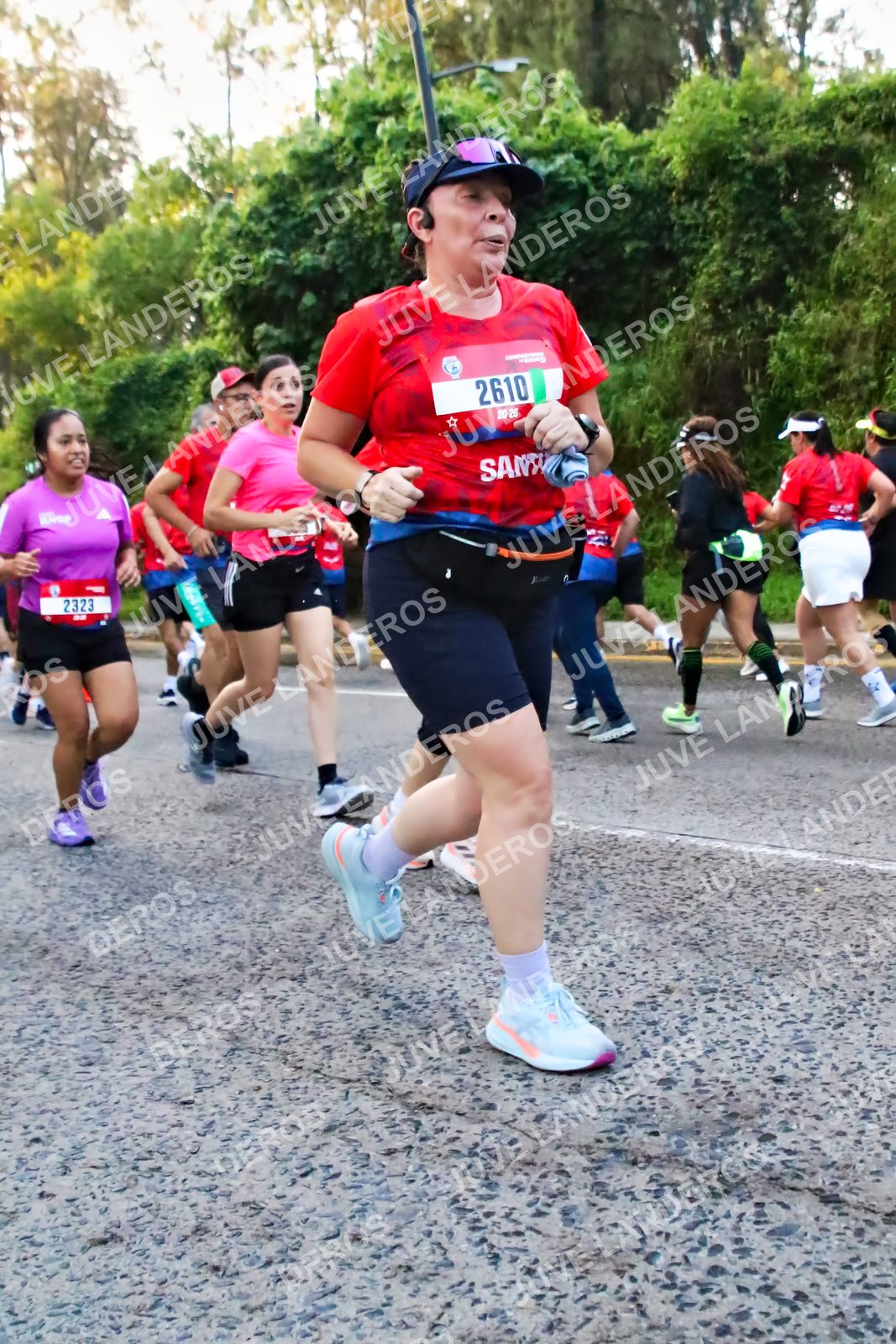 Foto de la CARRERA BIMBO GLOBAL RACE GUADALAJARA en Centro Comercial Andares, Blvd. Puerta de Hierro 4965, Zapopan a las 06:57 · dorsal 2610, 2323