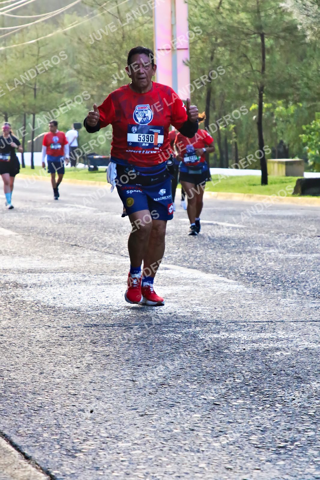 Foto de la CARRERA BIMBO GLOBAL RACE GUADALAJARA en Centro Comercial Andares, Blvd. Puerta de Hierro 4965, Zapopan a las 07:36 · dorsal 5390, 4231