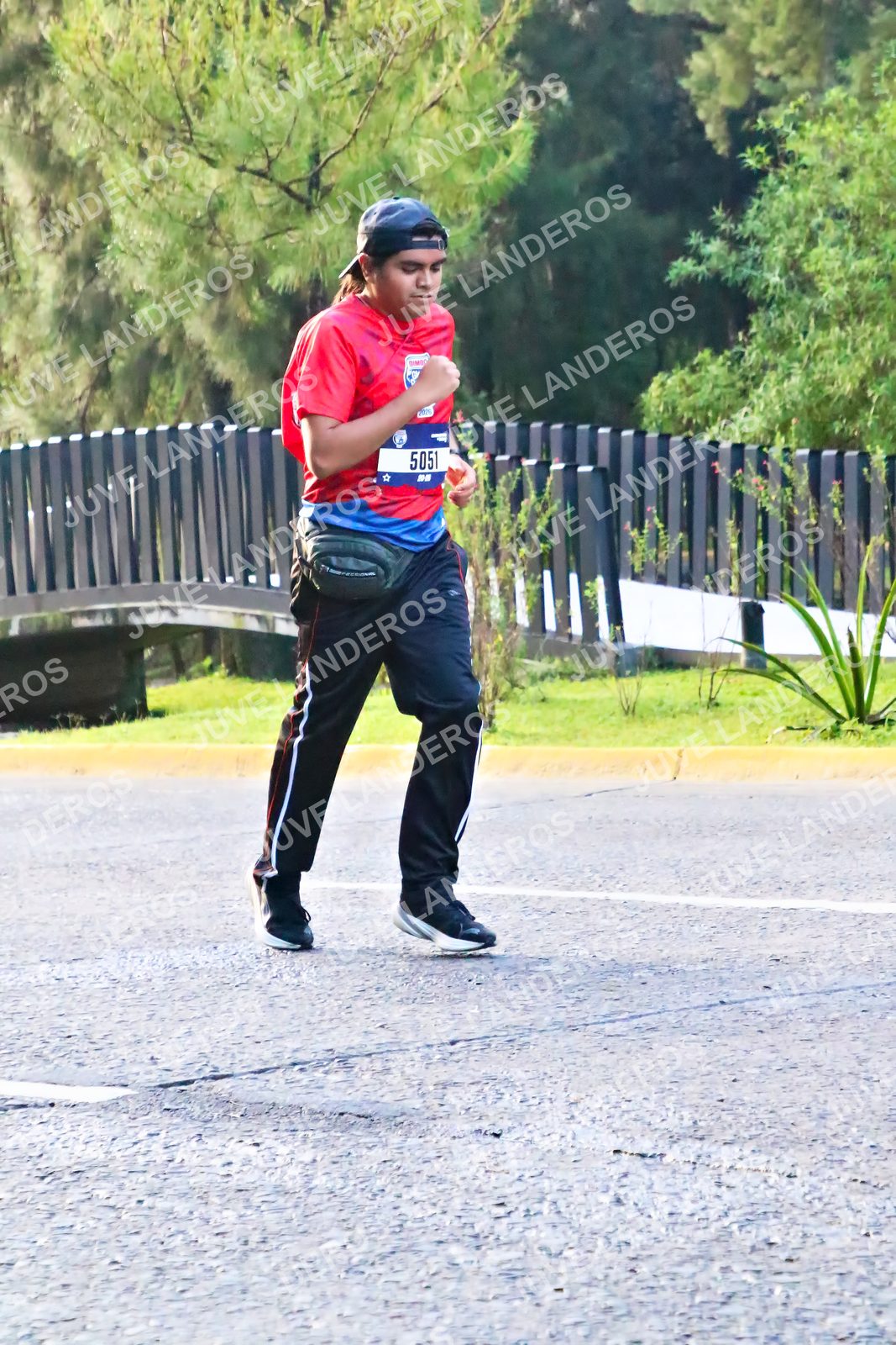 Foto de la CARRERA BIMBO GLOBAL RACE GUADALAJARA en Centro Comercial Andares, Blvd. Puerta de Hierro 4965, Zapopan a las 07:36 · dorsal 5051