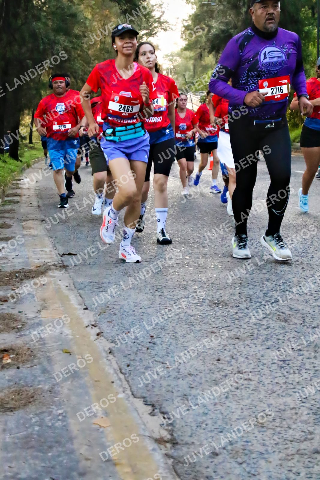 Foto de la CARRERA BIMBO GLOBAL RACE GUADALAJARA en Centro Comercial Andares, Blvd. Puerta de Hierro 4965, Zapopan a las 06:56 · dorsal 2716, 2463, 2878, 54