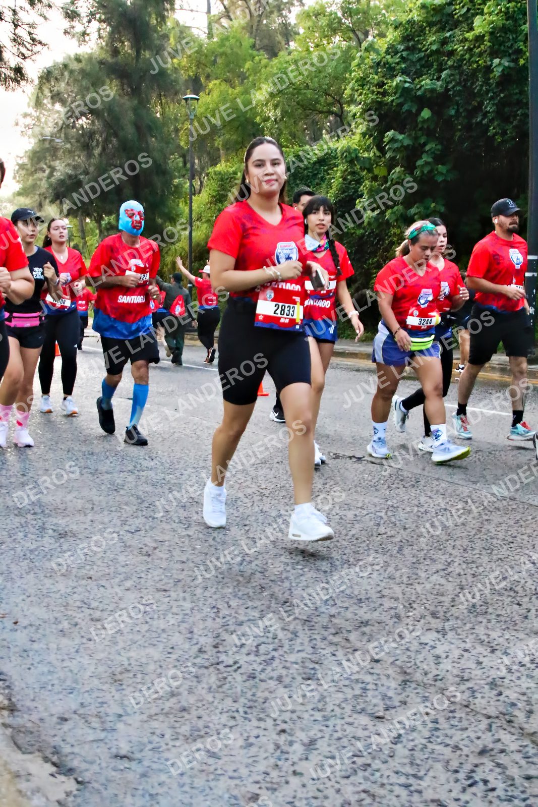 Foto de la CARRERA BIMBO GLOBAL RACE GUADALAJARA en Centro Comercial Andares, Blvd. Puerta de Hierro 4965, Zapopan a las 07:03 · dorsal 2833, 3244
