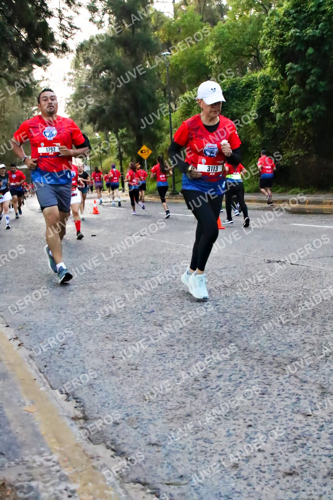 Foto de la CARRERA BIMBO GLOBAL RACE GUADALAJARA en Centro Comercial Andares, Blvd. Puerta de Hierro 4965, Zapopan a las 04:59 · dorsal 3113, 1792