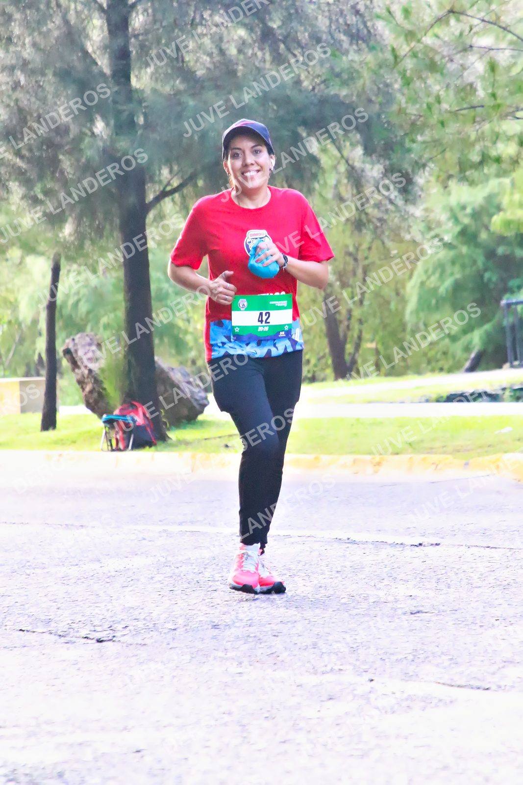 Foto de la CARRERA BIMBO GLOBAL RACE GUADALAJARA en Centro Comercial Andares, Blvd. Puerta de Hierro 4965, Zapopan a las 07:42 · dorsal 42