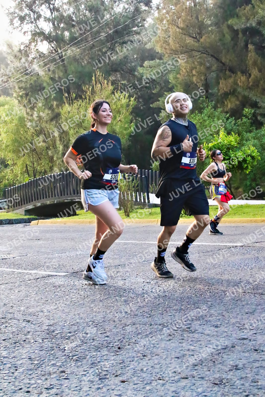 Foto de la CARRERA BIMBO GLOBAL RACE GUADALAJARA en Centro Comercial Andares, Blvd. Puerta de Hierro 4965, Zapopan a las 07:37 · dorsal 5383
