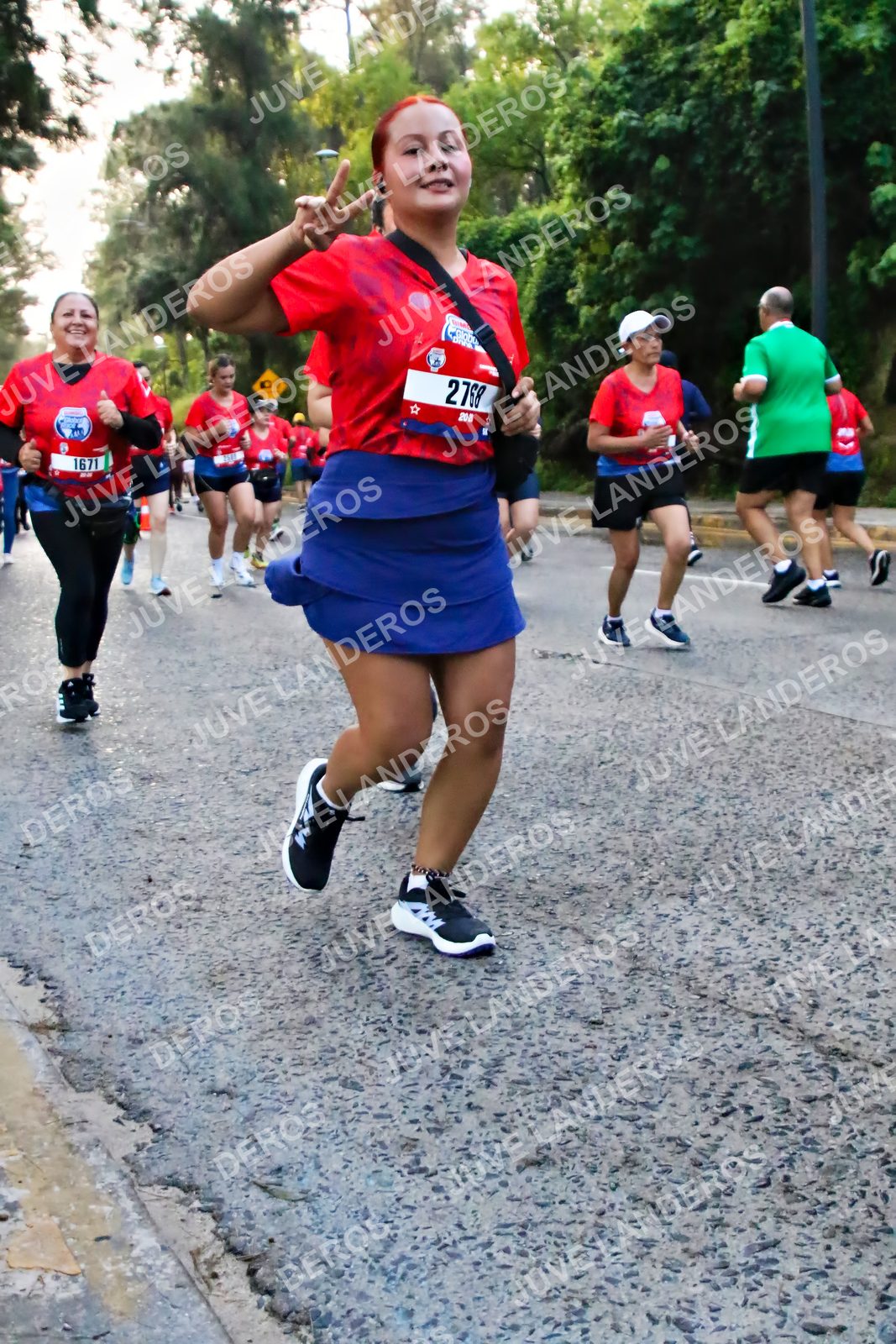 Foto de la CARRERA BIMBO GLOBAL RACE GUADALAJARA en Centro Comercial Andares, Blvd. Puerta de Hierro 4965, Zapopan a las 06:59 · dorsal 1671, 2768
