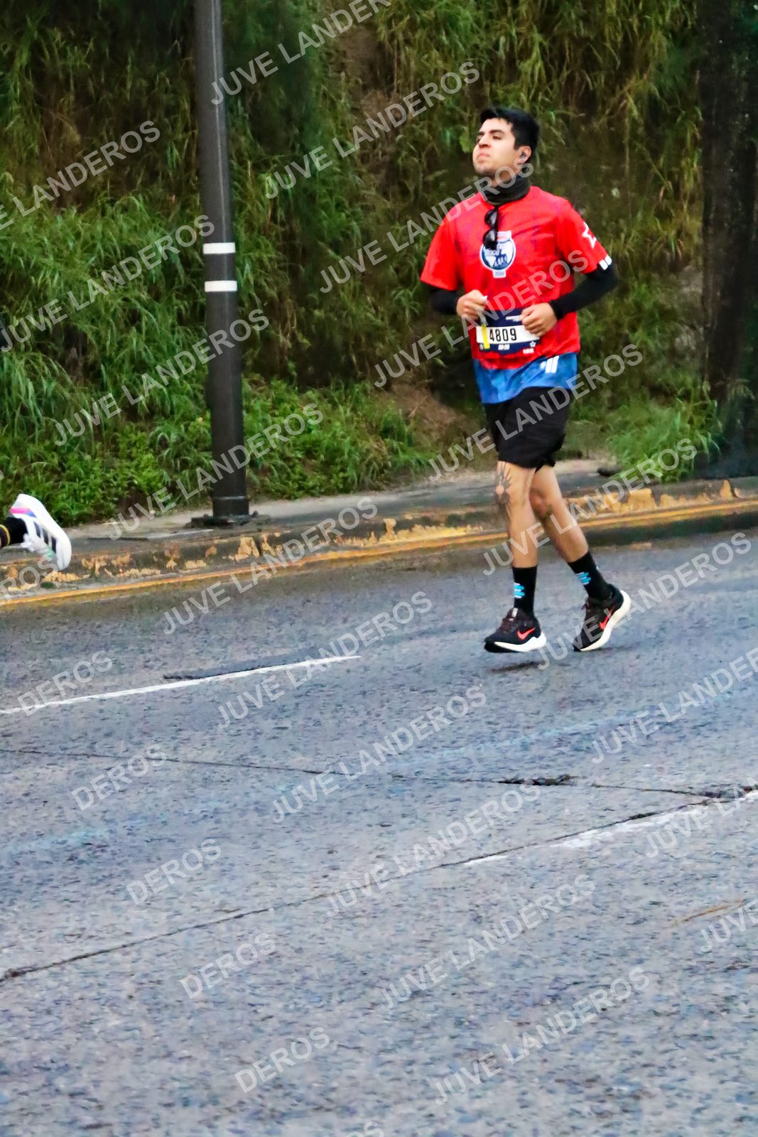 Foto de la CARRERA BIMBO GLOBAL RACE GUADALAJARA en Centro Comercial Andares, Blvd. Puerta de Hierro 4965, Zapopan a las 04:54 · dorsal 4809