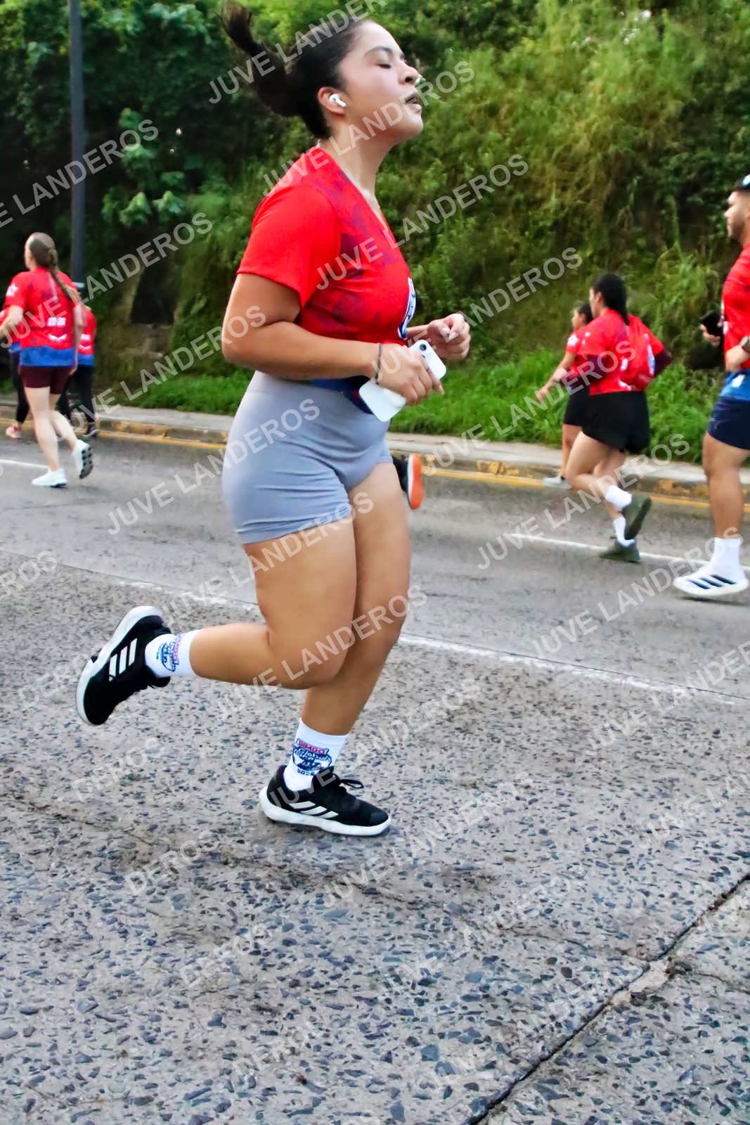 Foto de la CARRERA BIMBO GLOBAL RACE GUADALAJARA en Centro Comercial Andares, Blvd. Puerta de Hierro 4965, Zapopan a las 06:54