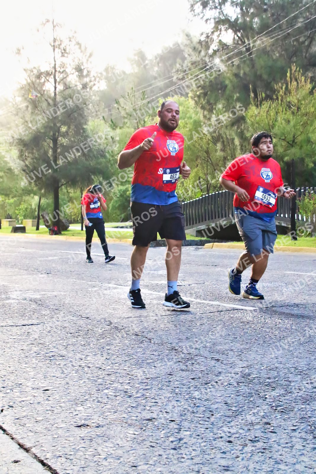Foto de la CARRERA BIMBO GLOBAL RACE GUADALAJARA en Centro Comercial Andares, Blvd. Puerta de Hierro 4965, Zapopan a las 07:40 · dorsal 4633