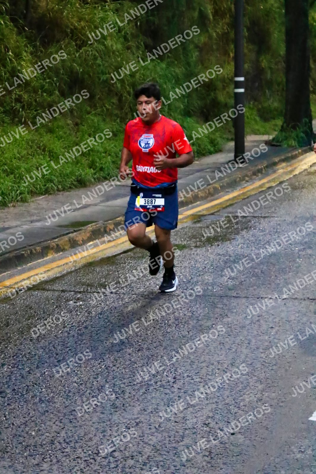 Foto de la CARRERA BIMBO GLOBAL RACE GUADALAJARA en Centro Comercial Andares, Blvd. Puerta de Hierro 4965, Zapopan a las 06:37 · dorsal 3887