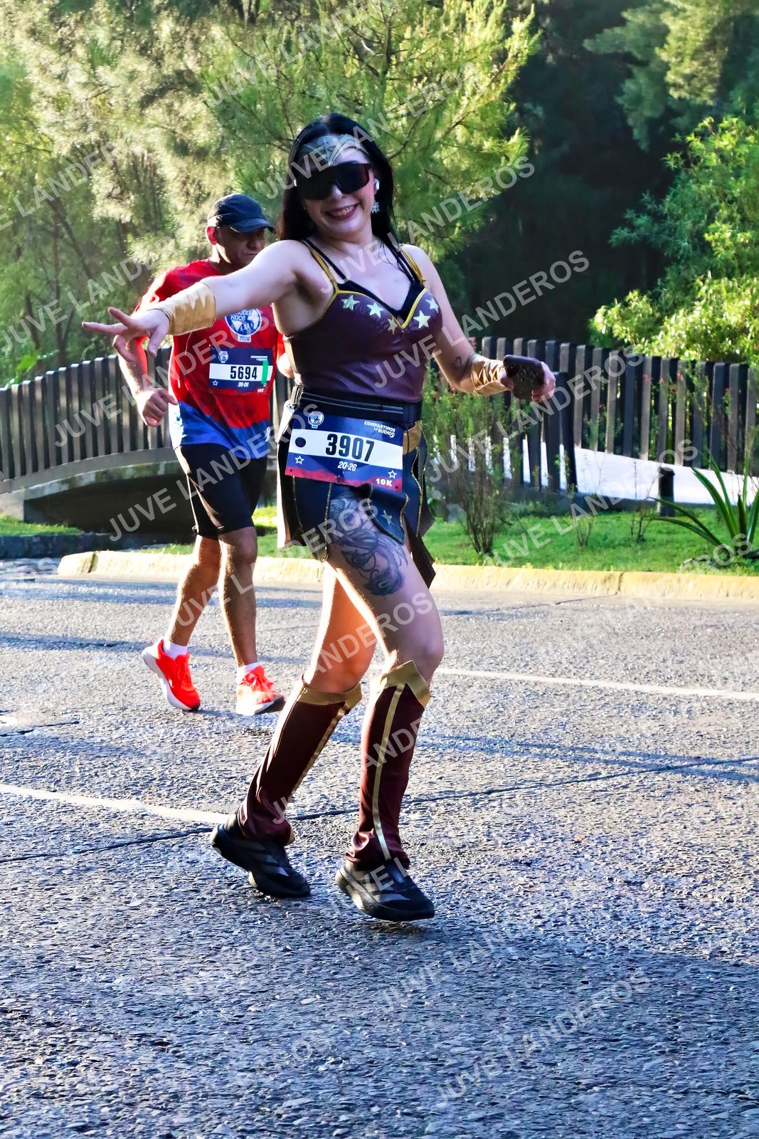Foto de la CARRERA BIMBO GLOBAL RACE GUADALAJARA en Centro Comercial Andares, Blvd. Puerta de Hierro 4965, Zapopan a las 07:24 · dorsal 3907, 5694