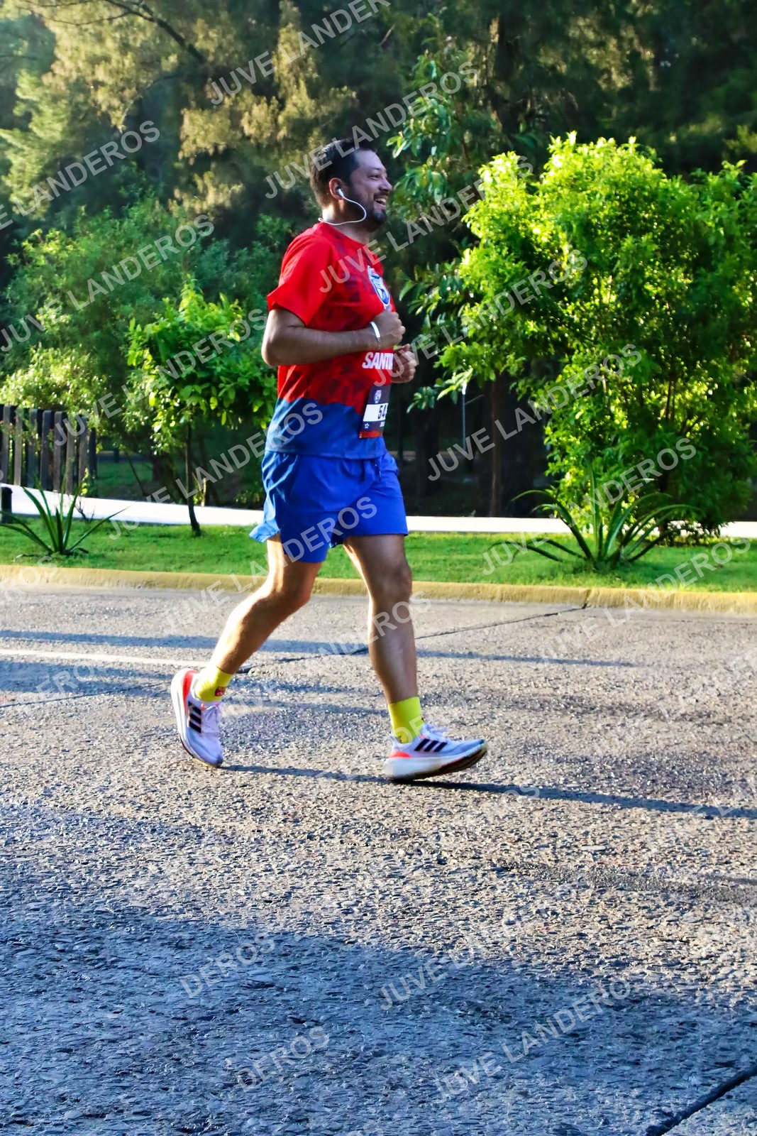 Foto de la CARRERA BIMBO GLOBAL RACE GUADALAJARA en Centro Comercial Andares, Blvd. Puerta de Hierro 4965, Zapopan a las 07:26 · dorsal 54