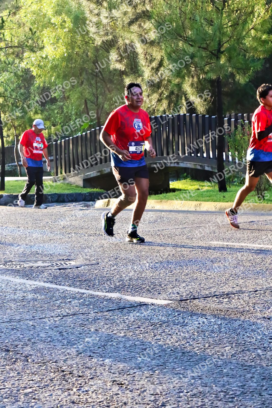 Foto de la CARRERA BIMBO GLOBAL RACE GUADALAJARA en Centro Comercial Andares, Blvd. Puerta de Hierro 4965, Zapopan a las 07:23 · dorsal 4572