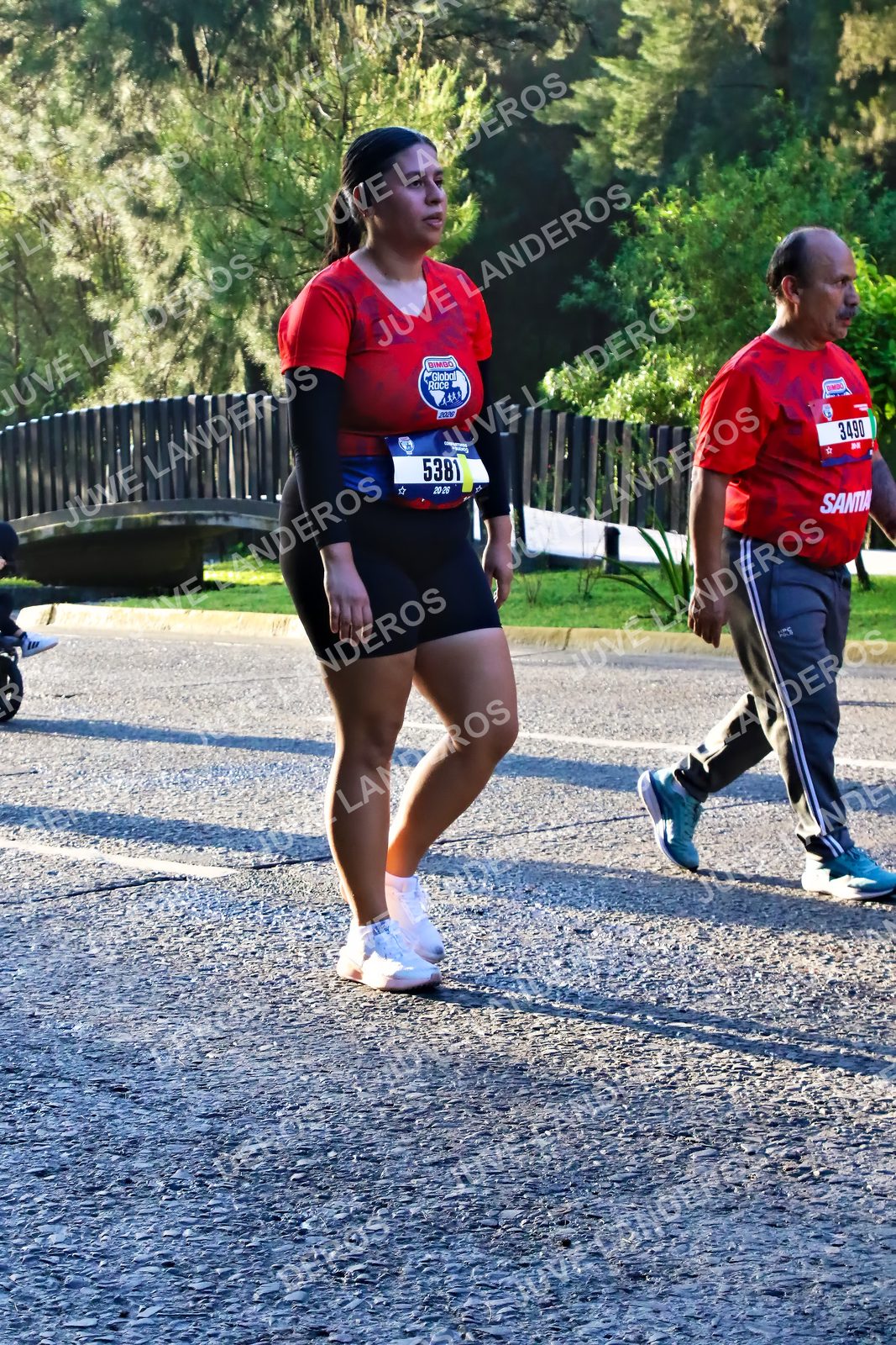 Foto de la CARRERA BIMBO GLOBAL RACE GUADALAJARA en Centro Comercial Andares, Blvd. Puerta de Hierro 4965, Zapopan a las 07:29 · dorsal 5381, 3490
