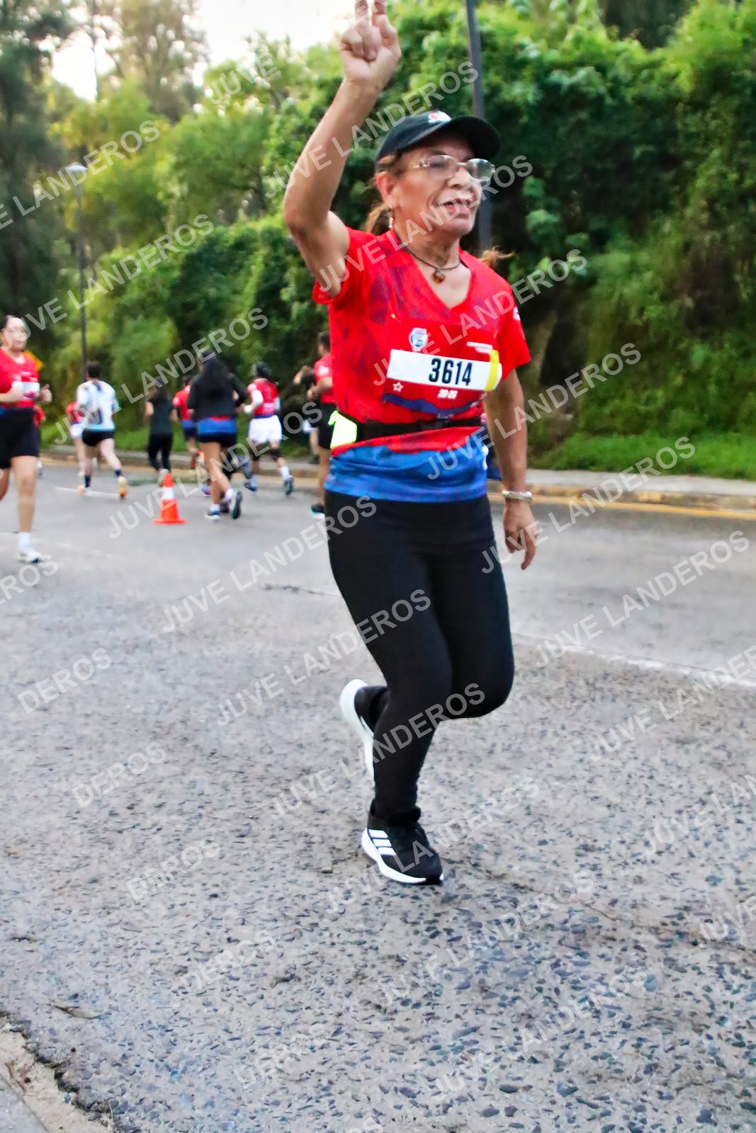 Foto de la CARRERA BIMBO GLOBAL RACE GUADALAJARA en Centro Comercial Andares, Blvd. Puerta de Hierro 4965, Zapopan a las 06:55 · dorsal 3614