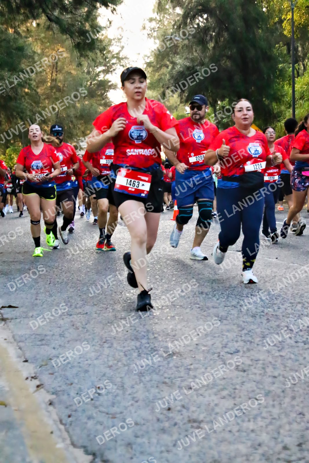 Foto de la CARRERA BIMBO GLOBAL RACE GUADALAJARA en Centro Comercial Andares, Blvd. Puerta de Hierro 4965, Zapopan a las 06:58 · dorsal 333, 1463, 1224, 1220