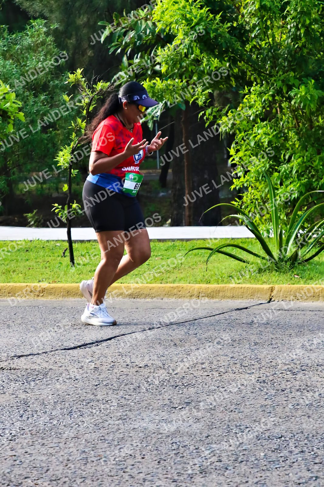 Foto de la CARRERA BIMBO GLOBAL RACE GUADALAJARA en Centro Comercial Andares, Blvd. Puerta de Hierro 4965, Zapopan a las 07:47 · dorsal 66