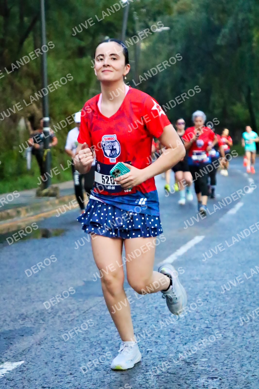 Foto de la CARRERA BIMBO GLOBAL RACE GUADALAJARA en Centro Comercial Andares, Blvd. Puerta de Hierro 4965, Zapopan a las 04:53 · dorsal 520, 2025