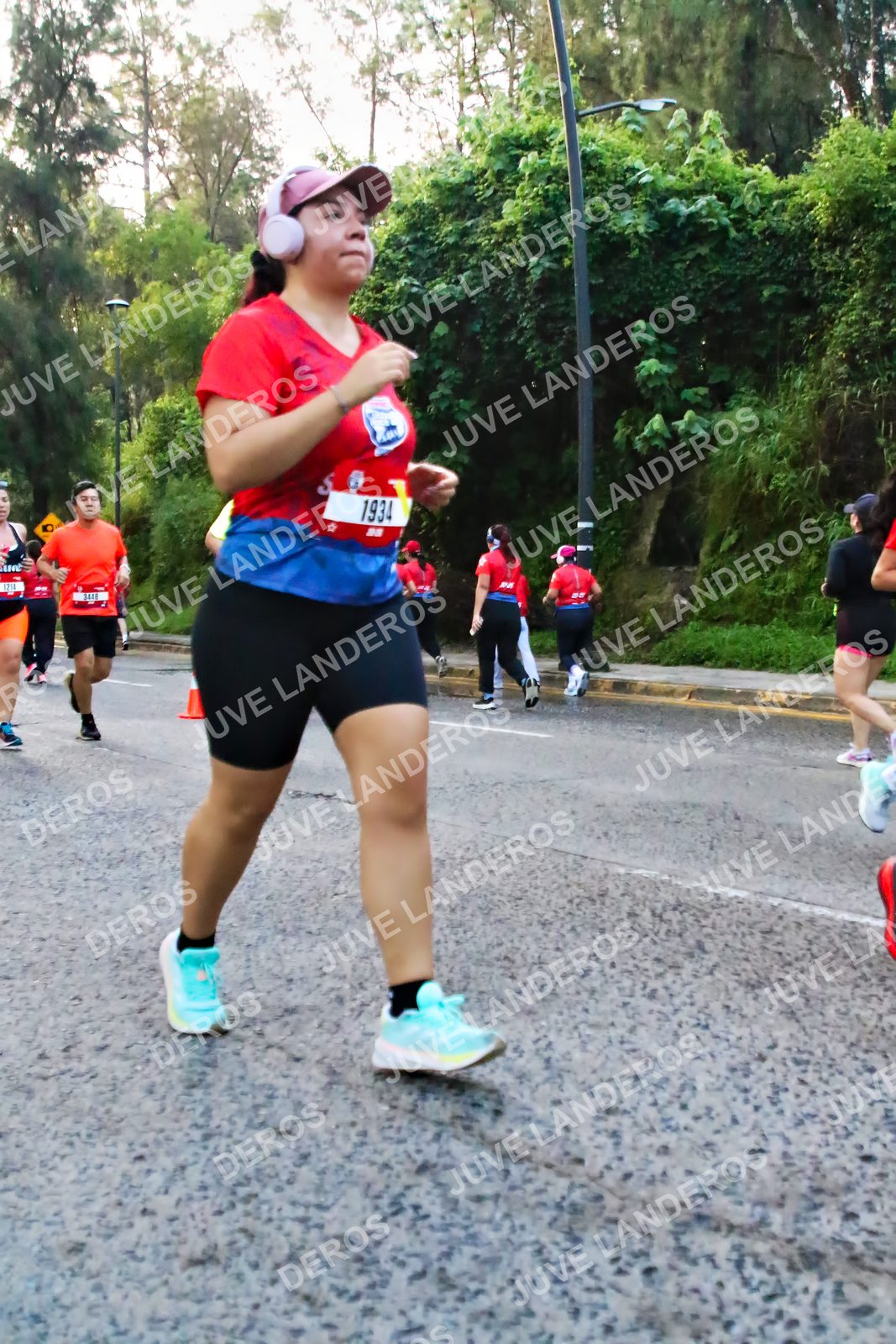 Foto de la CARRERA BIMBO GLOBAL RACE GUADALAJARA en Centro Comercial Andares, Blvd. Puerta de Hierro 4965, Zapopan a las 07:02 · dorsal 1934