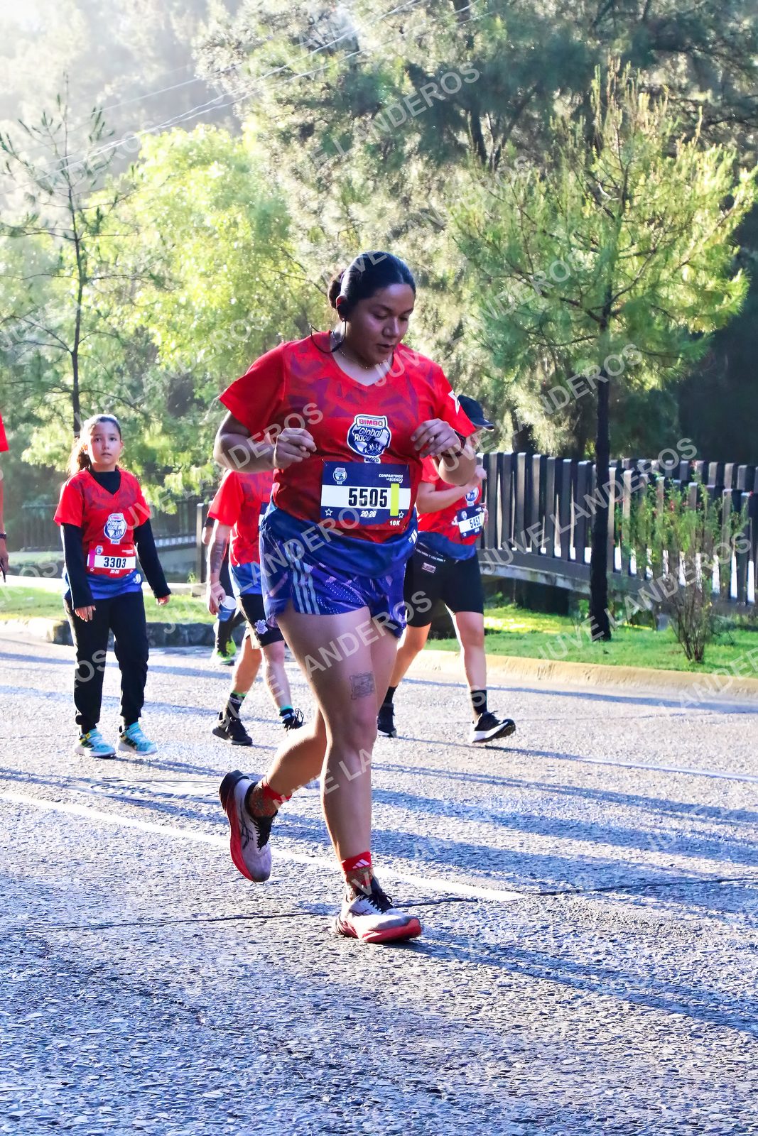 Foto de la CARRERA BIMBO GLOBAL RACE GUADALAJARA en Centro Comercial Andares, Blvd. Puerta de Hierro 4965, Zapopan a las 07:31 · dorsal 5505, 3303