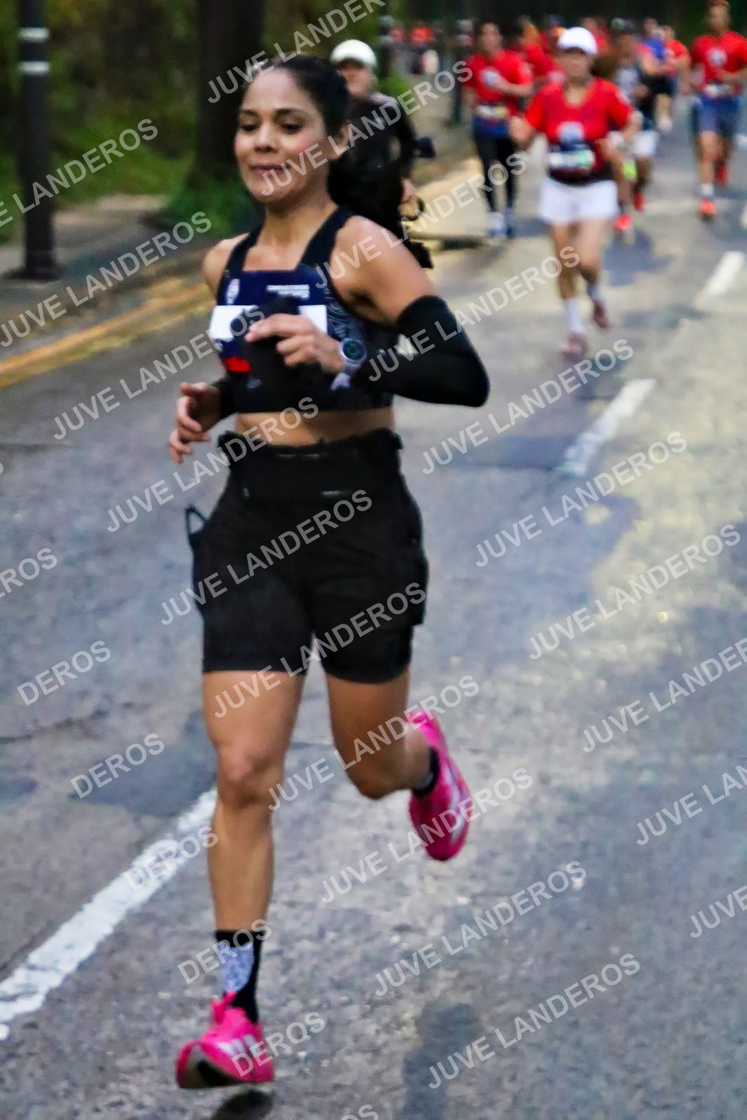 Foto de la CARRERA BIMBO GLOBAL RACE GUADALAJARA en Centro Comercial Andares, Blvd. Puerta de Hierro 4965, Zapopan a las 06:38