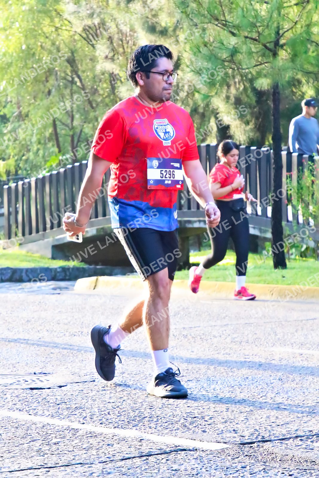 Foto de la CARRERA BIMBO GLOBAL RACE GUADALAJARA en Centro Comercial Andares, Blvd. Puerta de Hierro 4965, Zapopan a las 07:32 · dorsal 5296