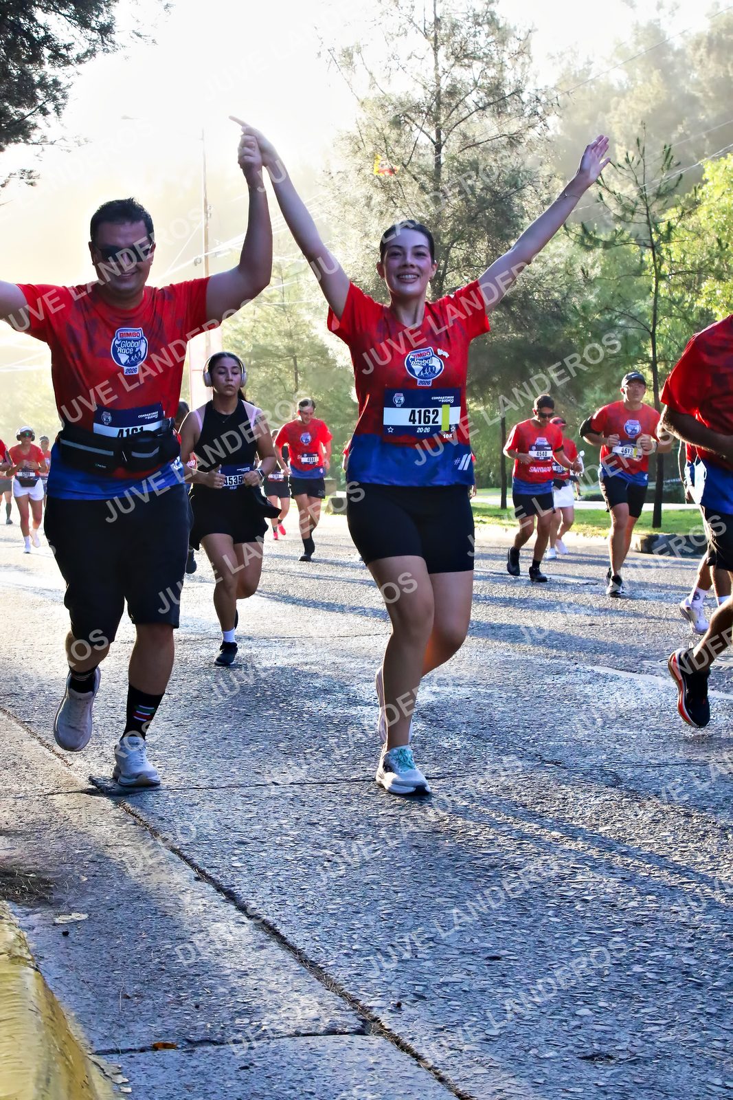 Foto de la CARRERA BIMBO GLOBAL RACE GUADALAJARA en Centro Comercial Andares, Blvd. Puerta de Hierro 4965, Zapopan a las 07:24 · dorsal 4162, 2020