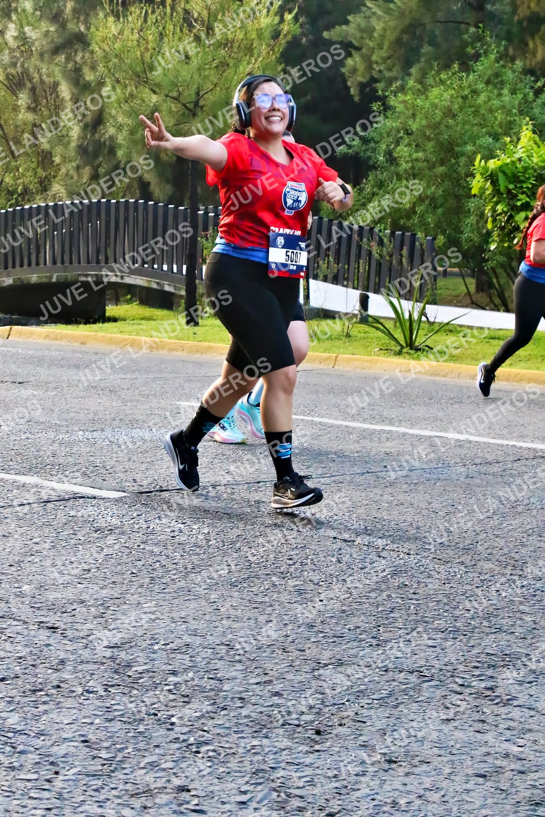 Foto de la CARRERA BIMBO GLOBAL RACE GUADALAJARA en Centro Comercial Andares, Blvd. Puerta de Hierro 4965, Zapopan a las 07:36 · dorsal 5007