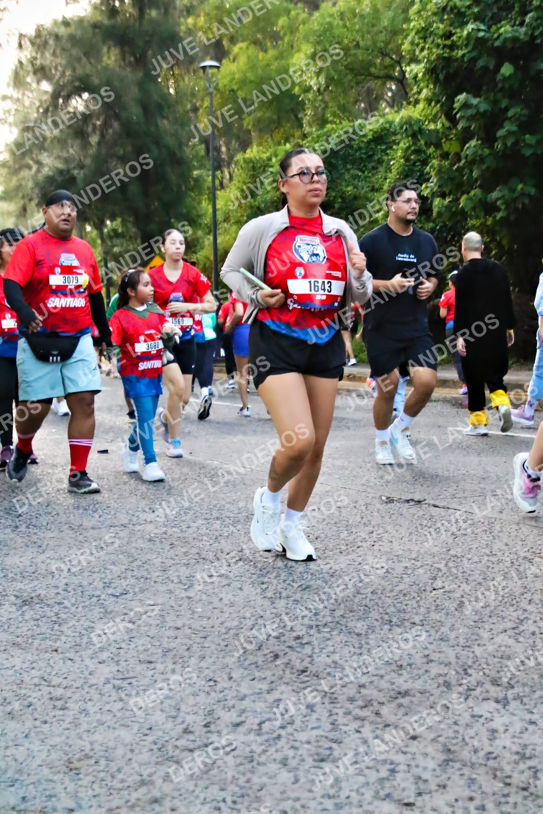 Foto de la CARRERA BIMBO GLOBAL RACE GUADALAJARA en Centro Comercial Andares, Blvd. Puerta de Hierro 4965, Zapopan a las 07:02 · dorsal 3079, 1643, 1569, 3080