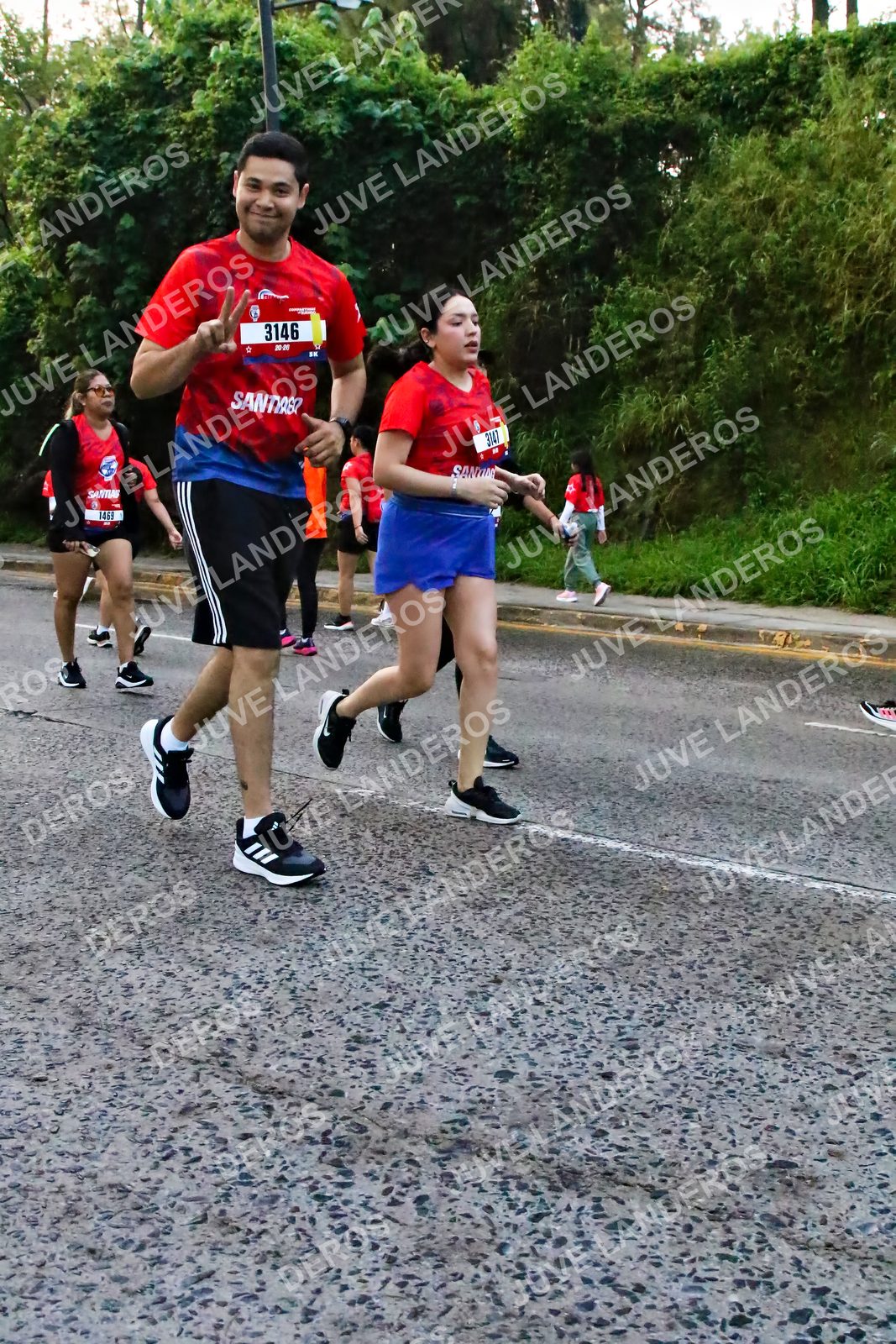 Foto de la CARRERA BIMBO GLOBAL RACE GUADALAJARA en Centro Comercial Andares, Blvd. Puerta de Hierro 4965, Zapopan a las 07:05 · dorsal 3146, 1465