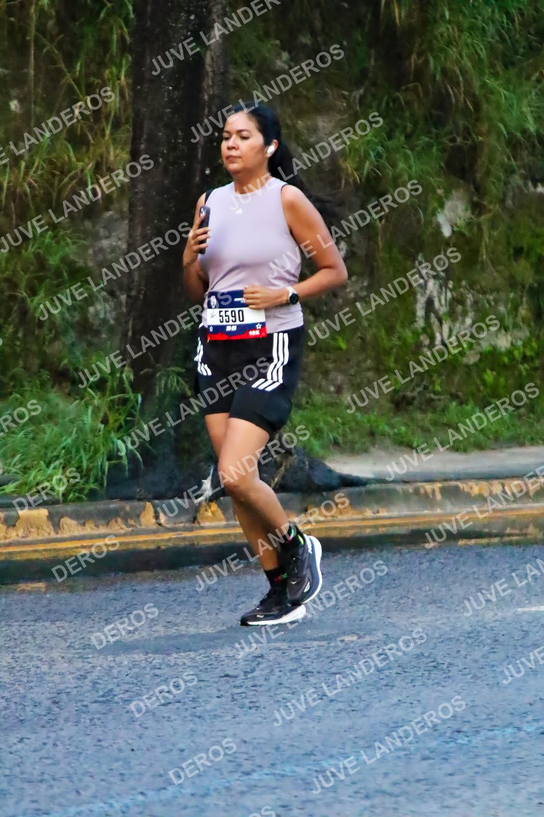 Foto de la CARRERA BIMBO GLOBAL RACE GUADALAJARA en Centro Comercial Andares, Blvd. Puerta de Hierro 4965, Zapopan a las 04:53 · dorsal 5590