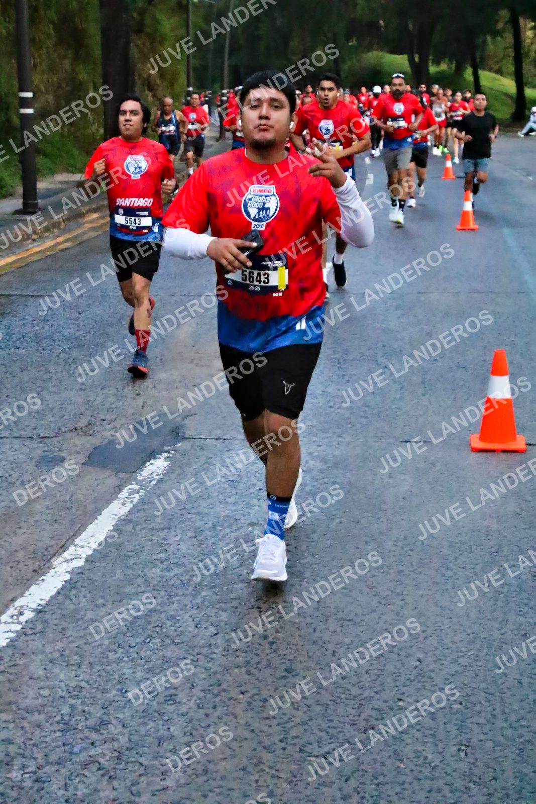 Foto de la CARRERA BIMBO GLOBAL RACE GUADALAJARA en Centro Comercial Andares, Blvd. Puerta de Hierro 4965, Zapopan a las 06:40 · dorsal 5643