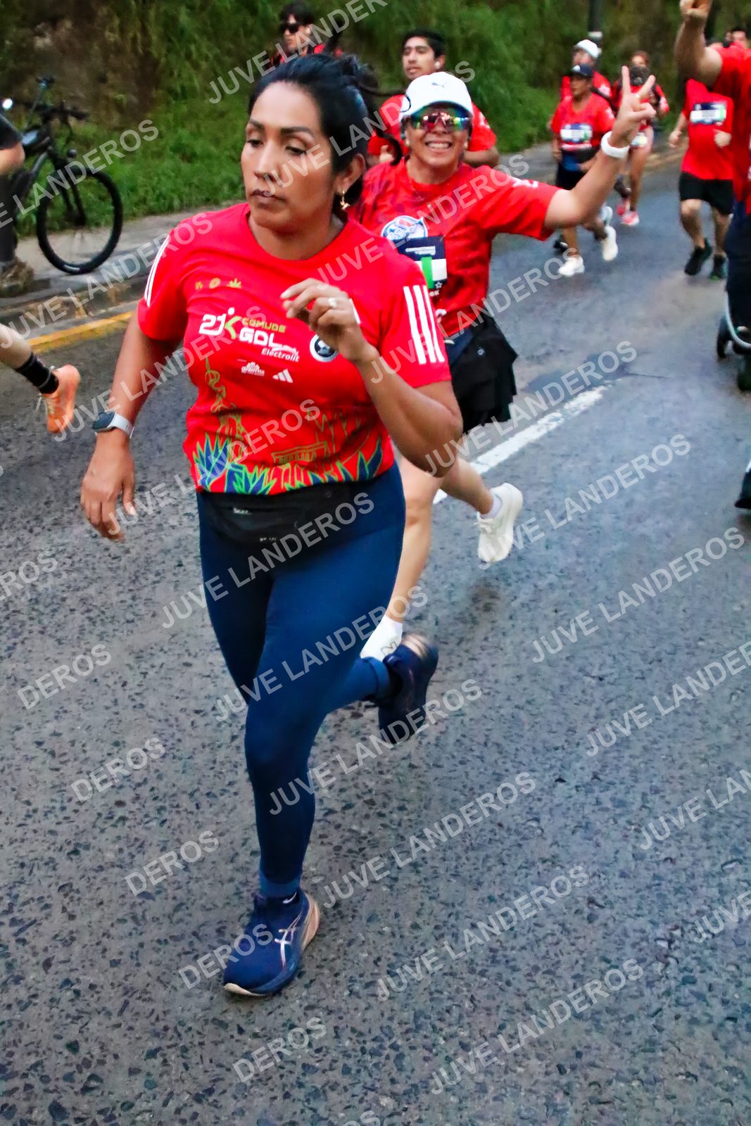 Foto de la CARRERA BIMBO GLOBAL RACE GUADALAJARA en Centro Comercial Andares, Blvd. Puerta de Hierro 4965, Zapopan a las 04:48