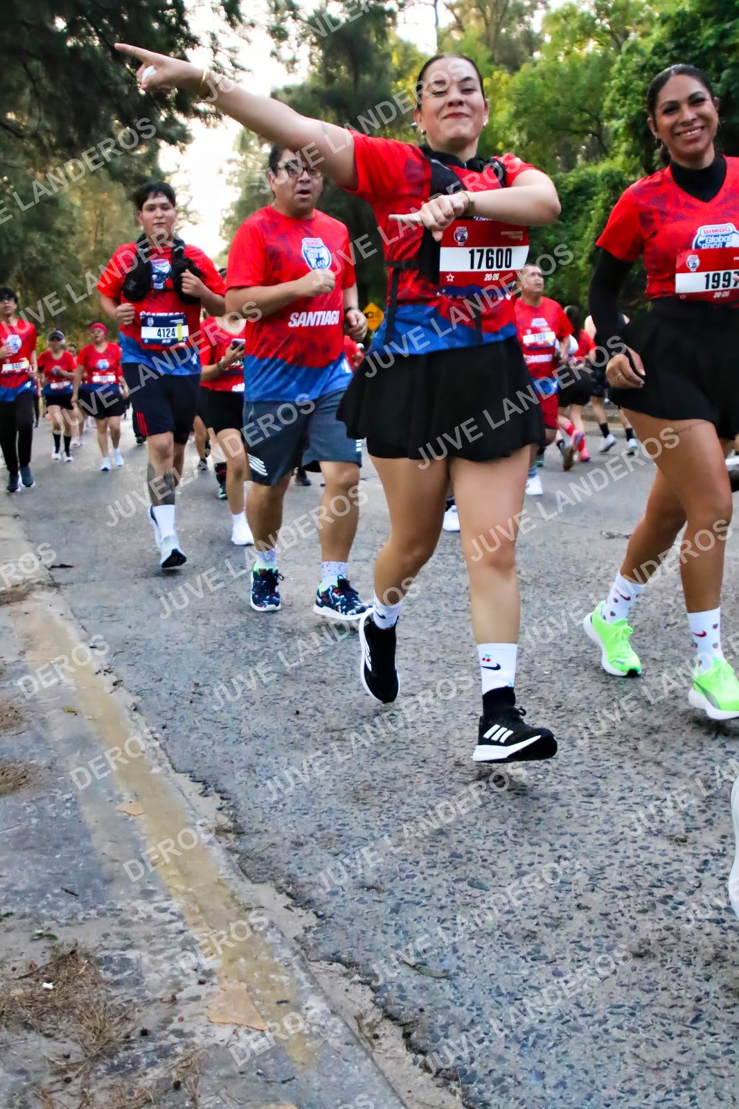 Foto de la CARRERA BIMBO GLOBAL RACE GUADALAJARA en Centro Comercial Andares, Blvd. Puerta de Hierro 4965, Zapopan a las 06:56 · dorsal 17600, 4124, 1997
