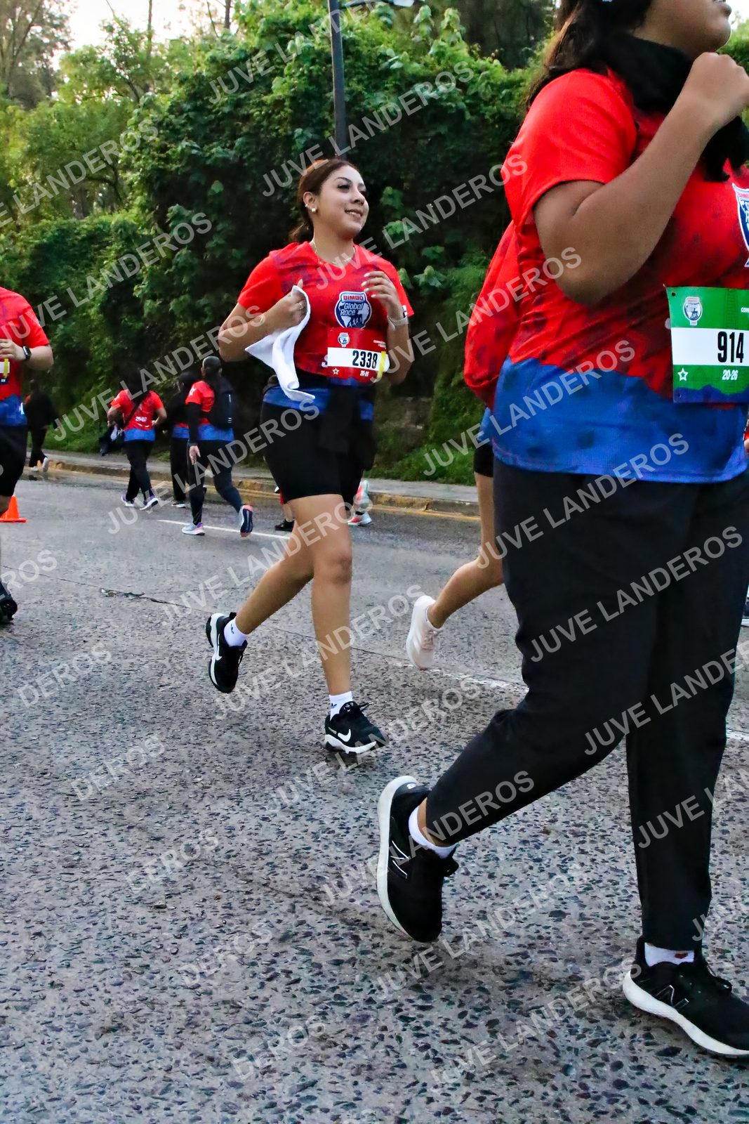 Foto de la CARRERA BIMBO GLOBAL RACE GUADALAJARA en Centro Comercial Andares, Blvd. Puerta de Hierro 4965, Zapopan a las 07:06 · dorsal 914