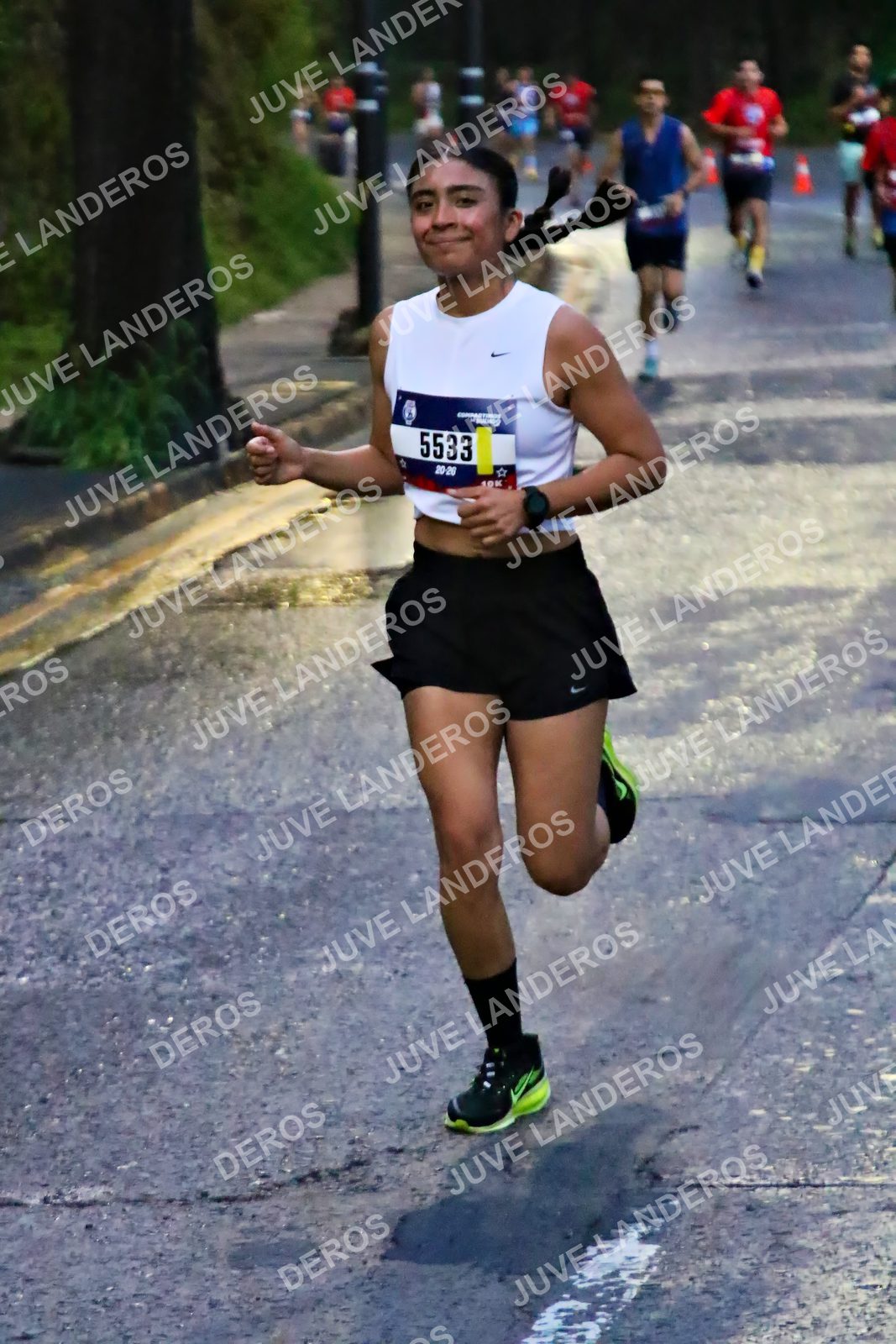 Foto de la CARRERA BIMBO GLOBAL RACE GUADALAJARA en Centro Comercial Andares, Blvd. Puerta de Hierro 4965, Zapopan a las 06:36 · dorsal 5533