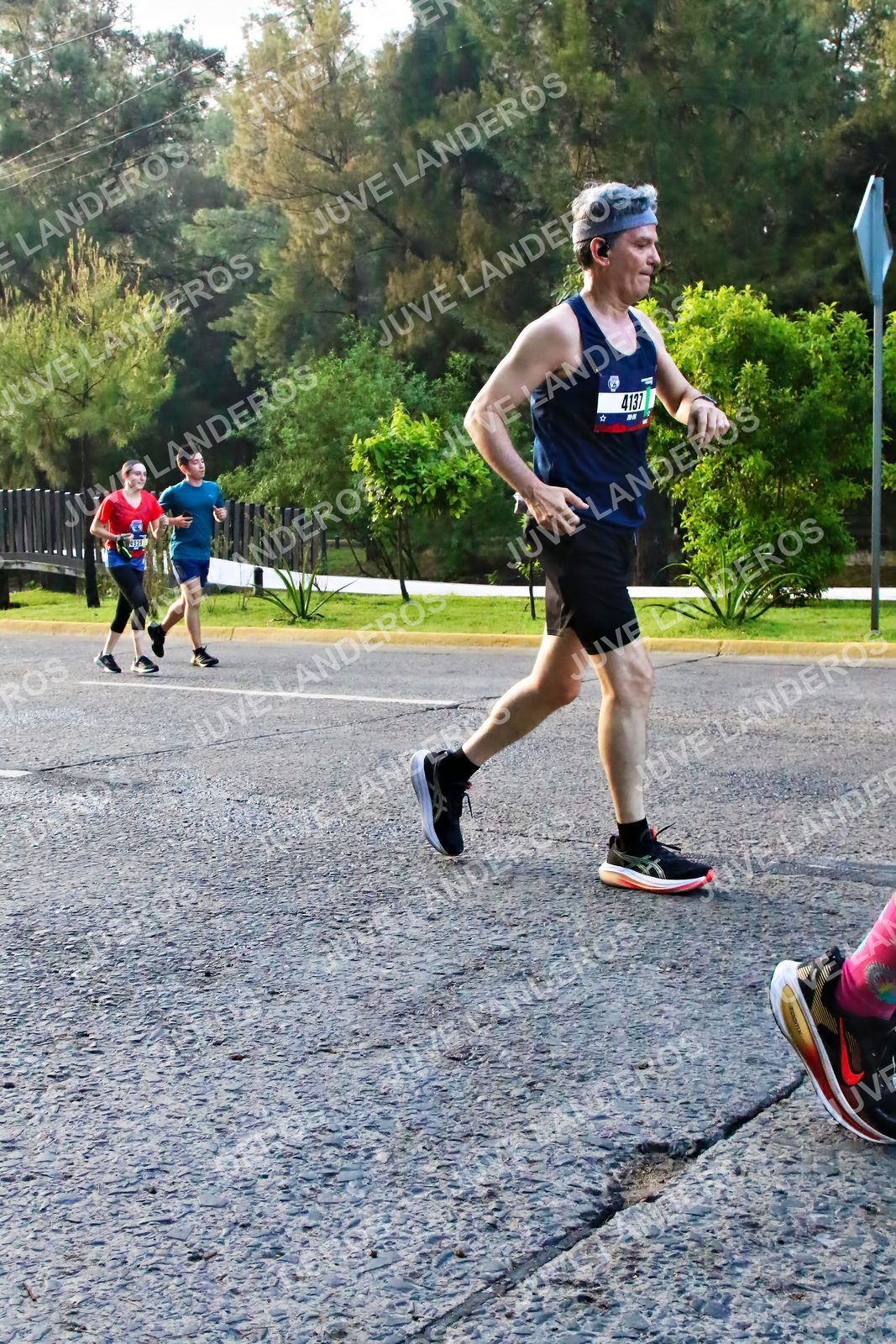 Foto de la CARRERA BIMBO GLOBAL RACE GUADALAJARA en Centro Comercial Andares, Blvd. Puerta de Hierro 4965, Zapopan a las 07:34 · dorsal 4137