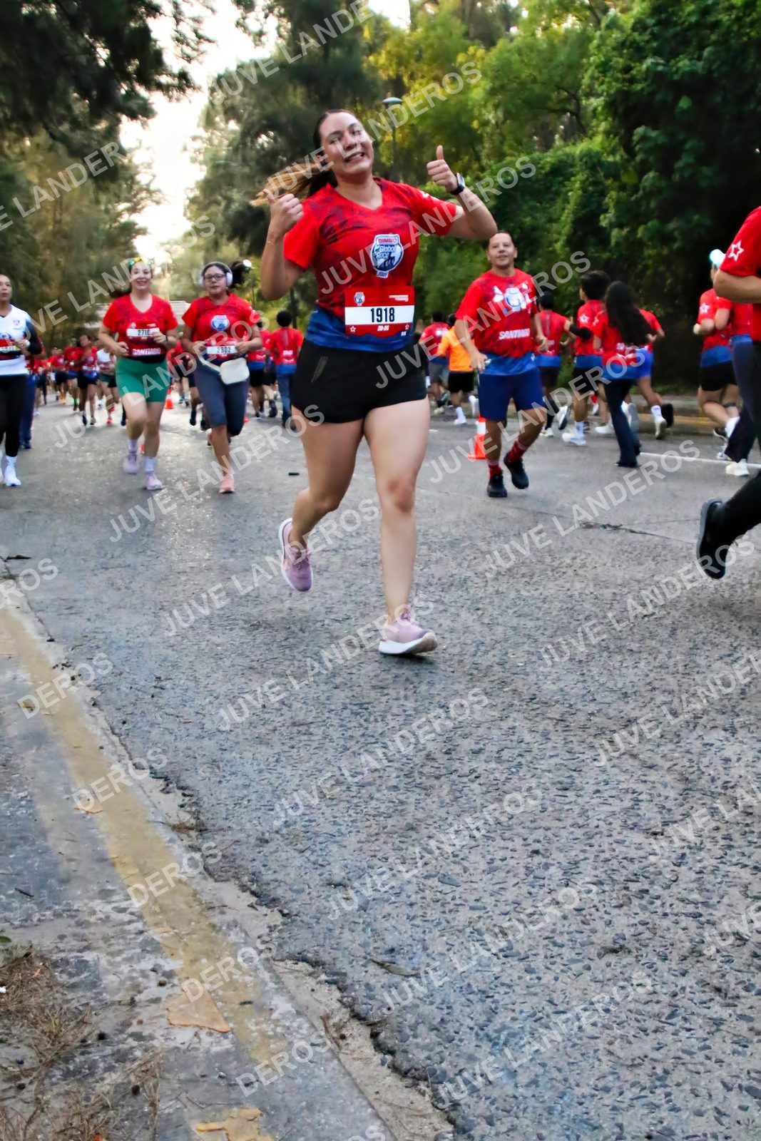 Foto de la CARRERA BIMBO GLOBAL RACE GUADALAJARA en Centro Comercial Andares, Blvd. Puerta de Hierro 4965, Zapopan a las 06:56 · dorsal 1918