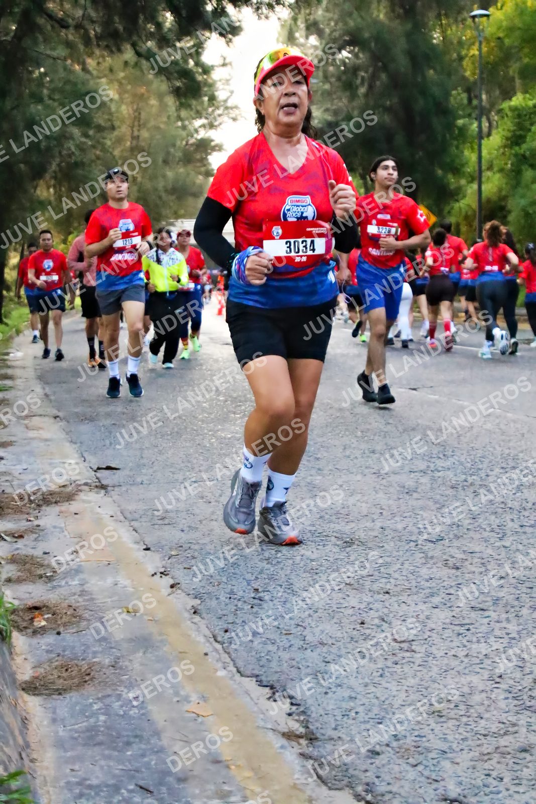 Foto de la CARRERA BIMBO GLOBAL RACE GUADALAJARA en Centro Comercial Andares, Blvd. Puerta de Hierro 4965, Zapopan a las 06:56 · dorsal 3034, 1213, 3228
